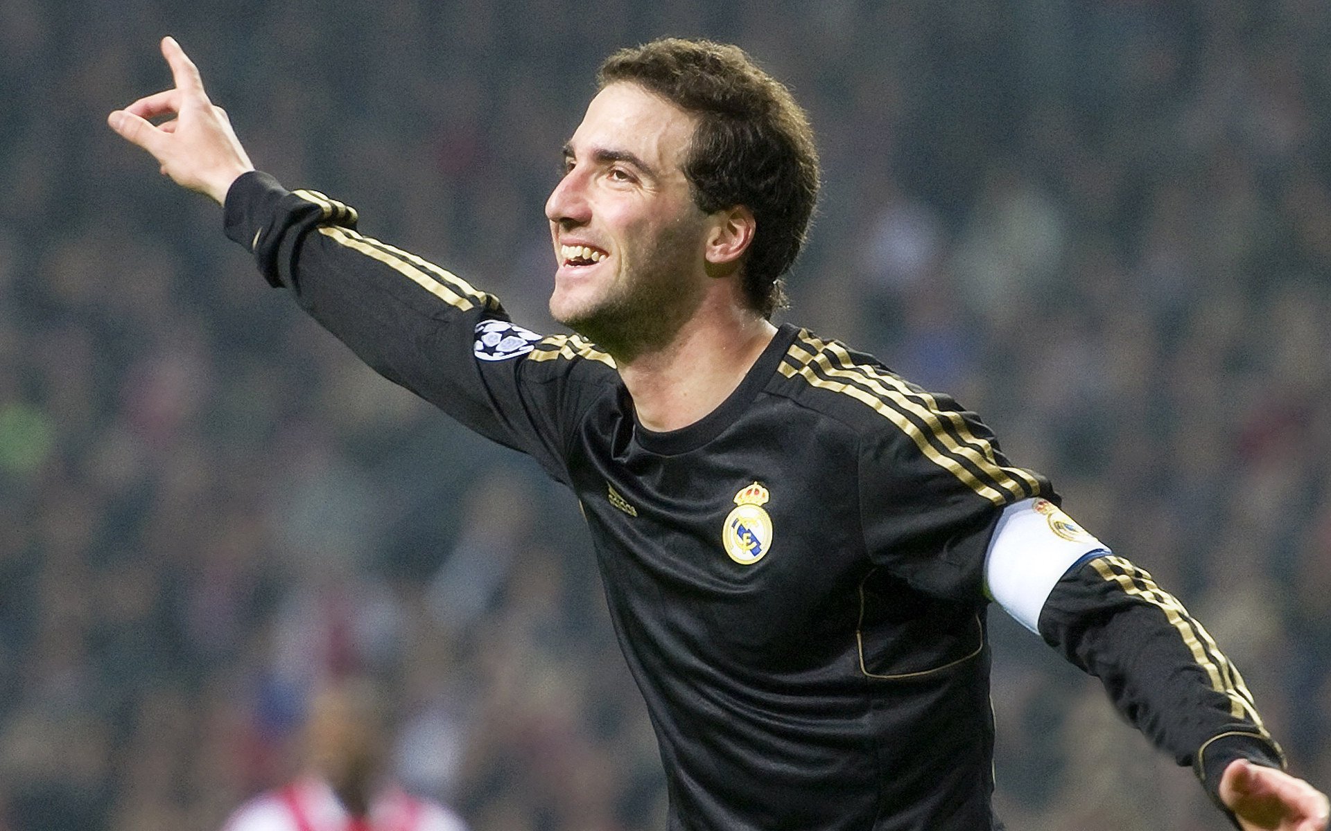 开云体育中国官方网站-德国希望之星梅尔滕斯挑战长距离极限